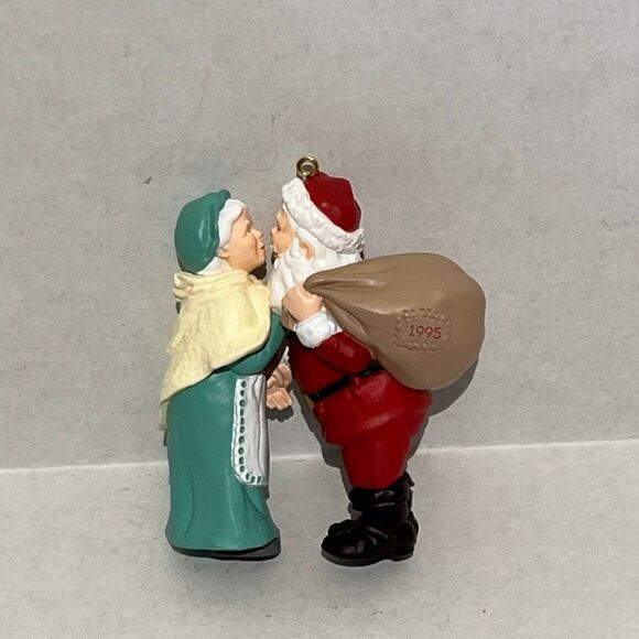 Hallmark Christmas Eve Kiss Mr. and Mrs. Claus 1995 Collector's Series Ornament - Picture 5 of 6